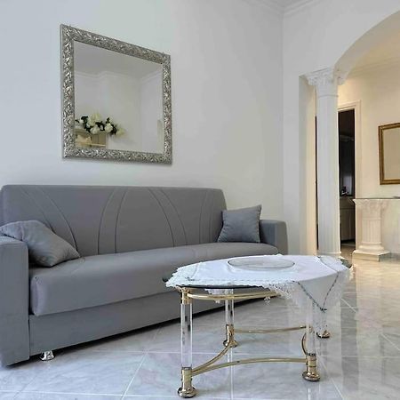 Апартаменти Casa Eleonora: A 5 Min Dal Mare + Free Parking Вентімілья Екстер'єр фото